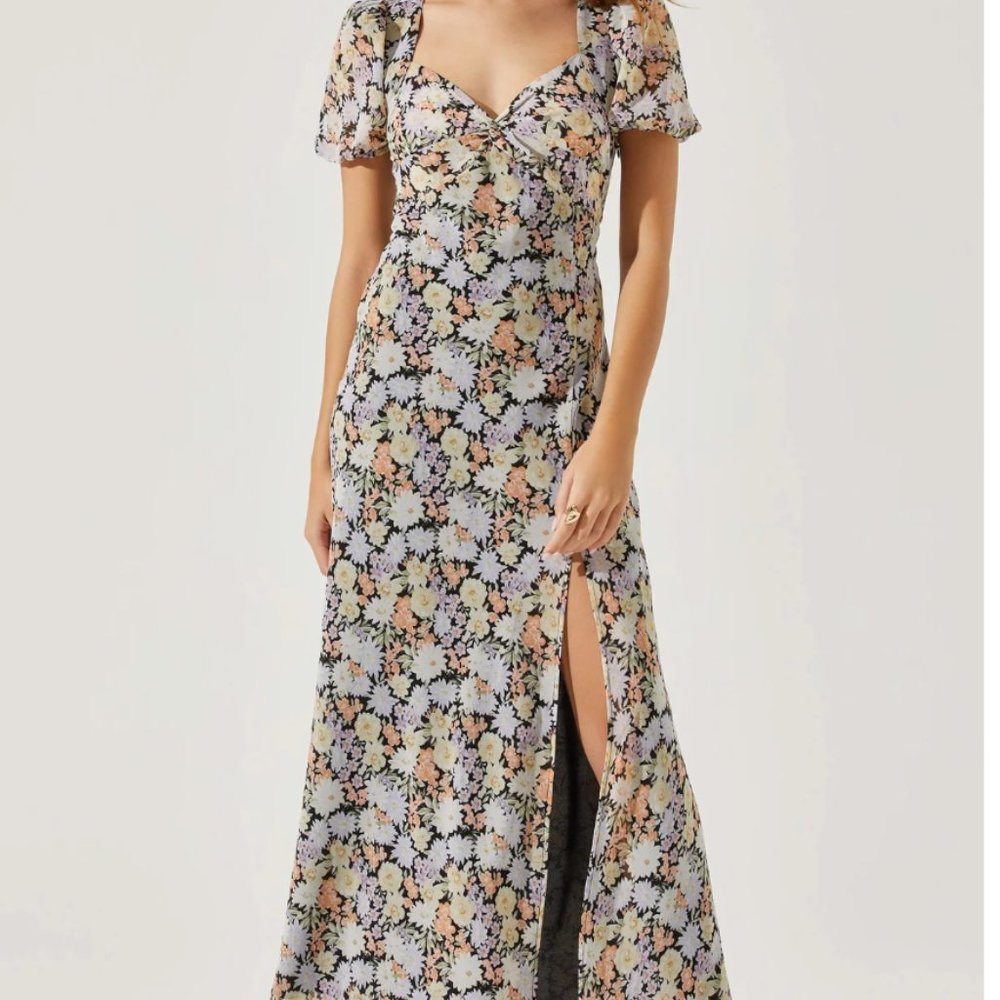ASTR SWEETHEART NECK MAXI DRESS - NWT